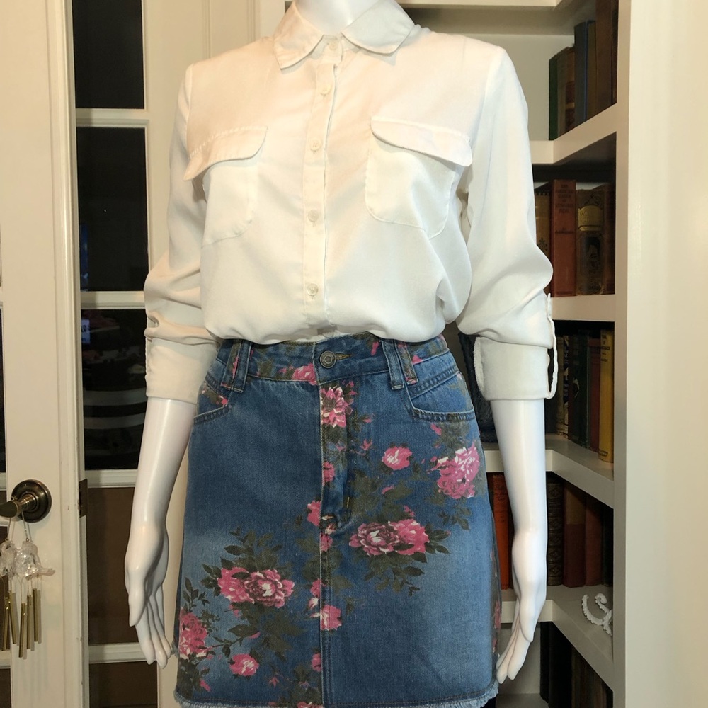 🌸 Floral Denim Skirt-ONLY